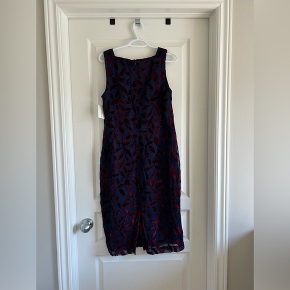 Maggy London Navy Blue Dress with Red Velvet Flowers - Size 10 - Picture 6 of 7